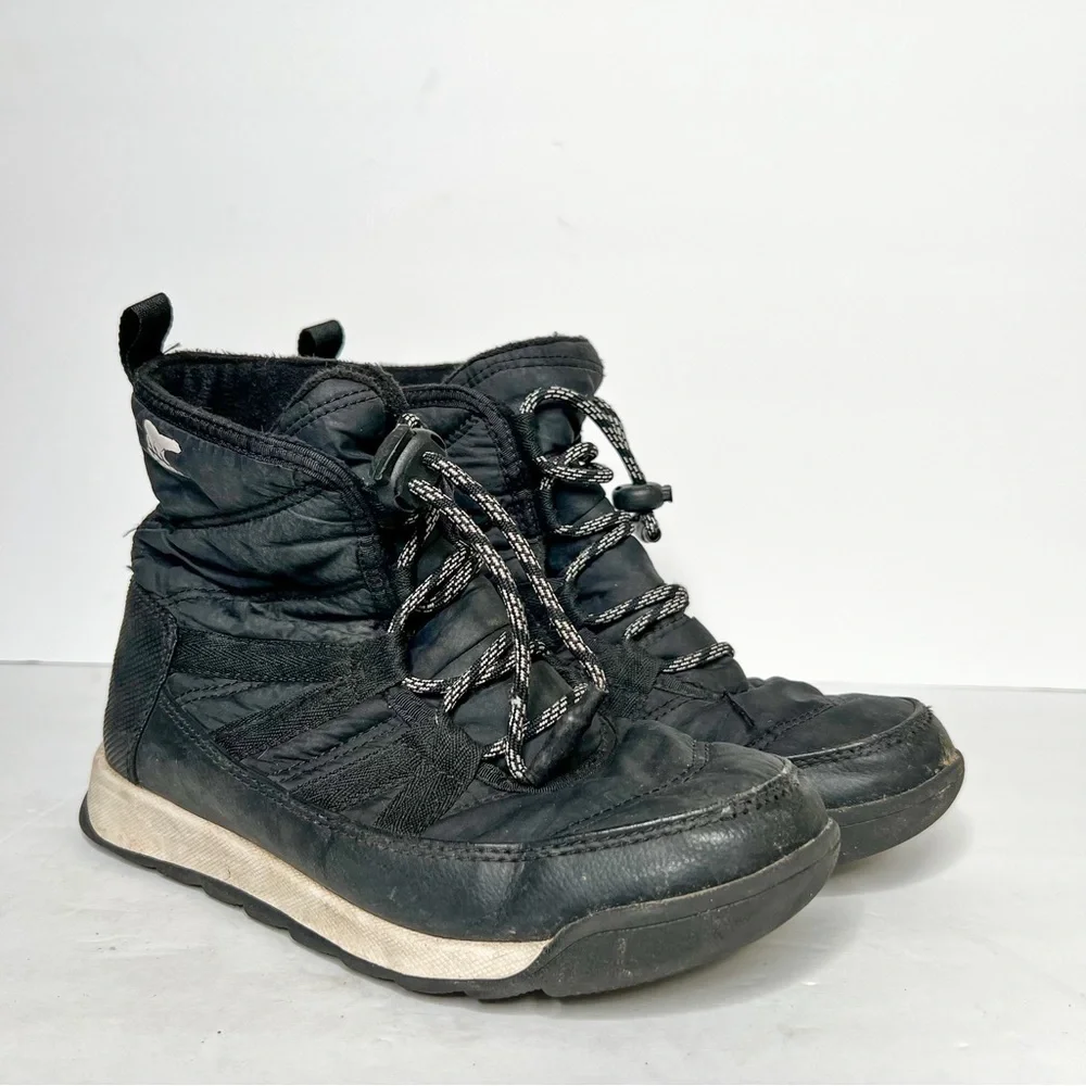 Sorel Youth Whitney II Short Lace Black Winter Boots Size 4 Girls Snow Boots